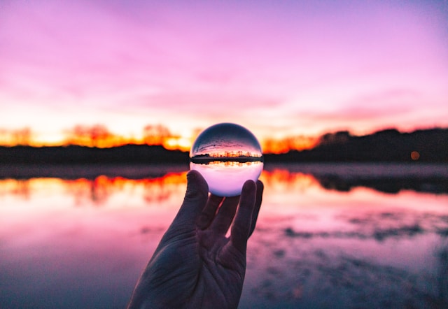 Cómo diferenciar una lectura auténtica de los Registros Akáshicos de una simple actuación mística